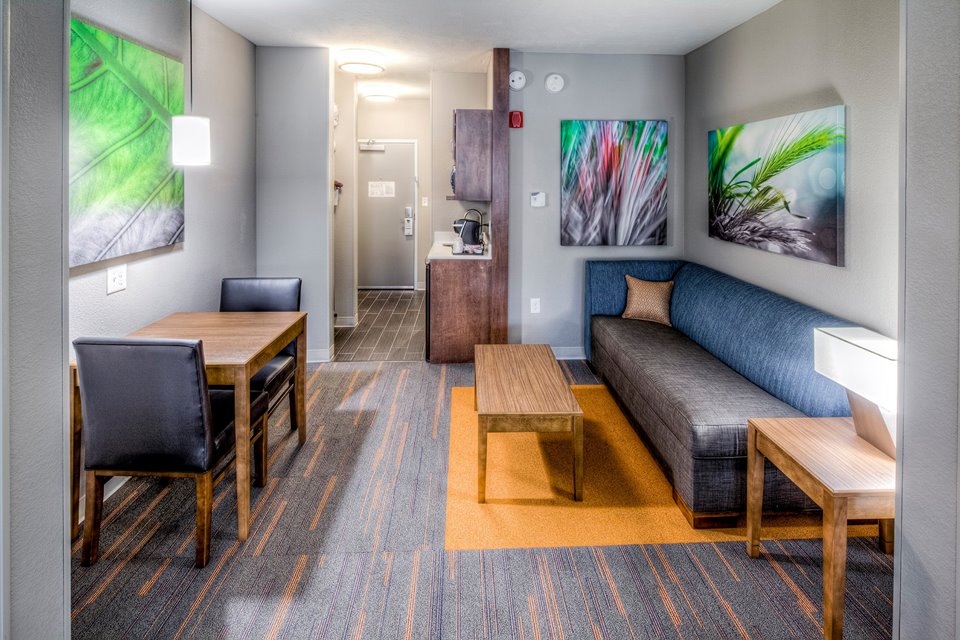 Holiday Inn Express & Suites - Westlake