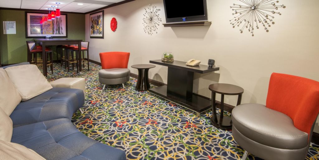 Holiday Inn Express - Cleveland Airport